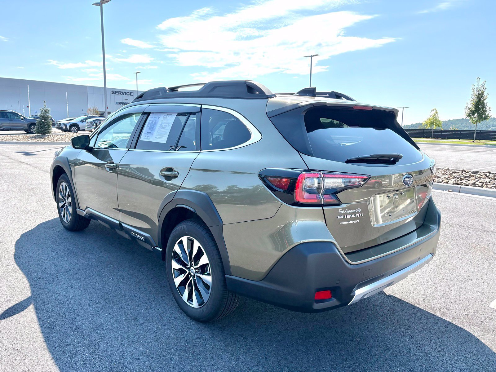 Certified 2025 Subaru Outback Limited AWD/4WD image 5