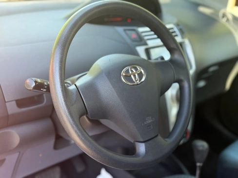 Used 2007 Toyota Yaris 2-Door Hatchback FWD image 10