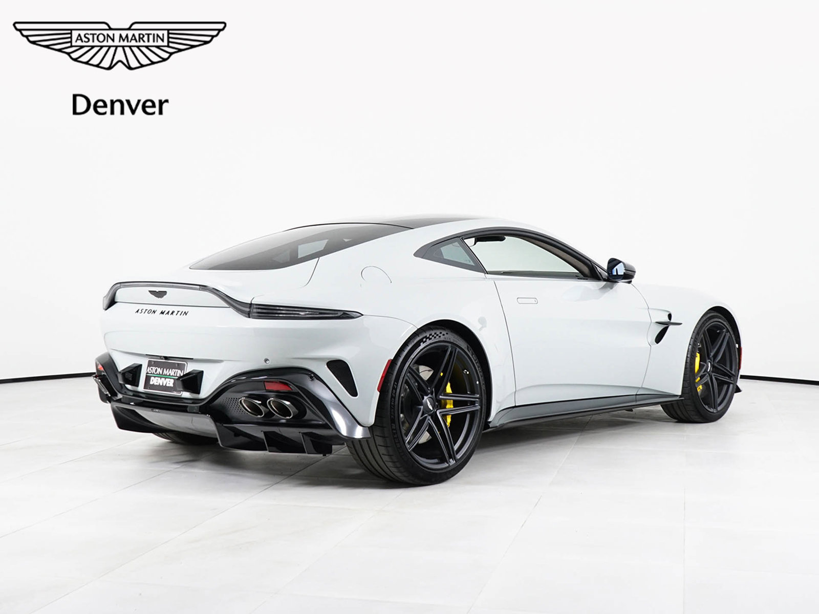 Used 2026 Aston Martin V8 Vantage Coupe RWD image 8