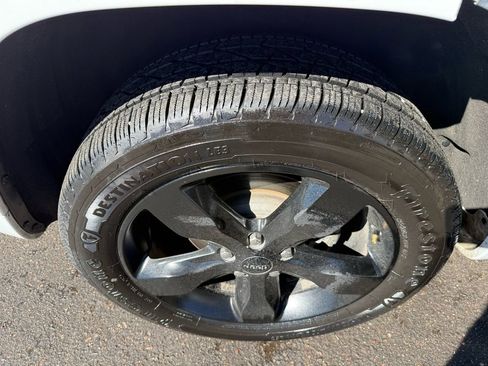 Used 2015 Jeep Grand Cherokee High Altitude image 17