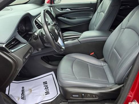 Used 2024 Buick Enclave Premium image 8