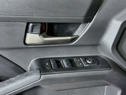 Used 2025 Toyota Tacoma TRD Off-Road AWD/4WD image 17