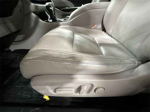 Used 2016 Toyota Highlander Limited image 18