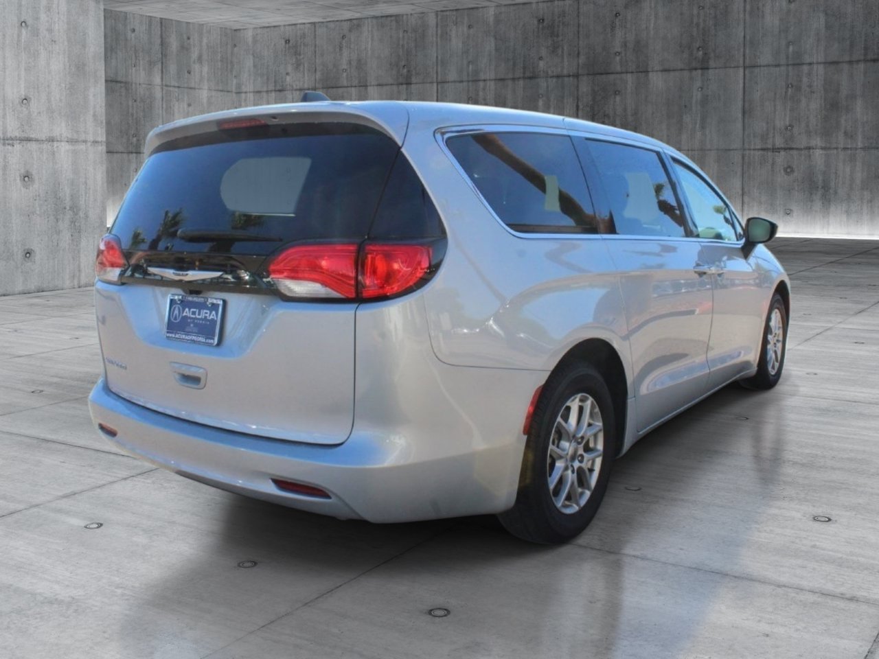 Used 2024 Chrysler Voyager LX FWD image 7