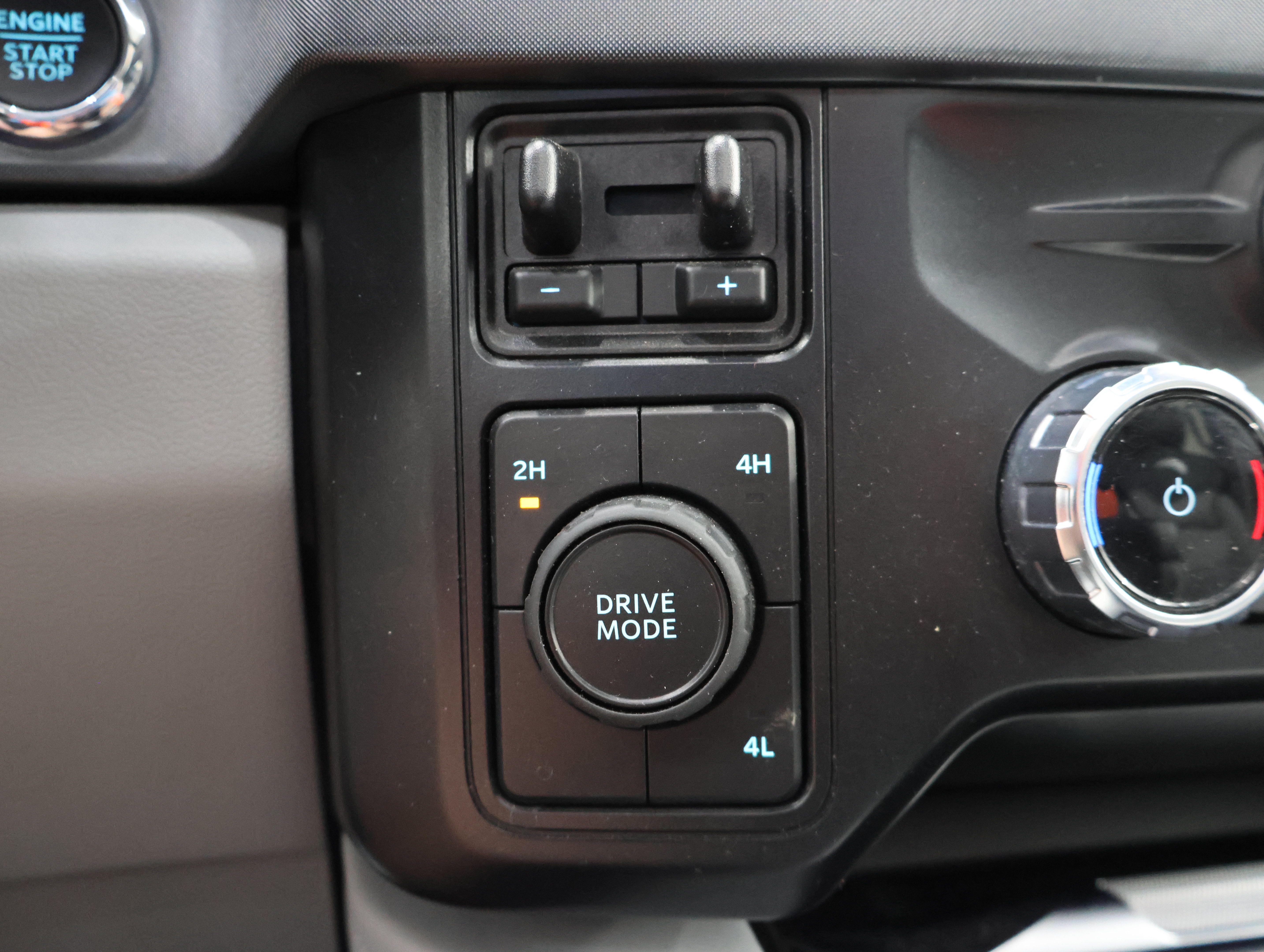 Used 2024 Ford F350 Limited w/ FX4 Off-Road Package AWD/4WD image 57