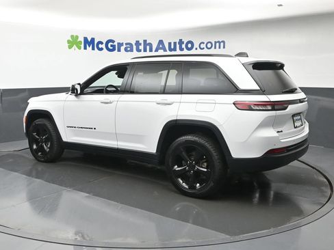 Used 2023 Jeep Grand Cherokee Altitude AWD/4WD image 28