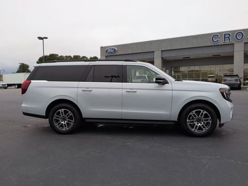 Certified 2025 Ford Expedition Max Active RWD image 3