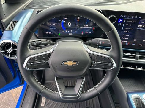 Used 2024 Chevrolet Equinox EV LT image 22