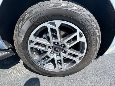 Used 2025 Ford Expedition Active AWD/4WD image 12
