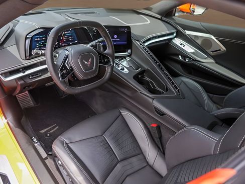 Used 2024 Chevrolet Corvette Stingray Premium Cpe w/ Battery Protection Package RWD image 10