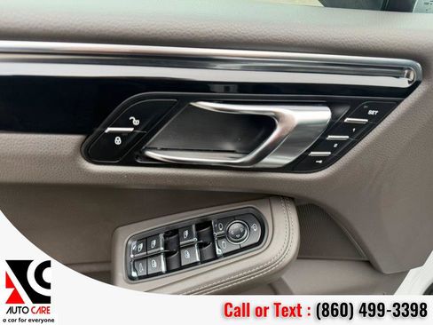 Used 2016 Porsche Macan S image 17