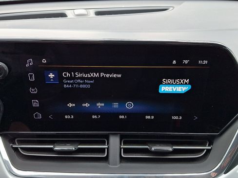 Used 2025 Chevrolet Trax LT FWD image 16