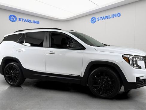 Used 2023 GMC Terrain SLE w/ Elevation Edition FWD image 12