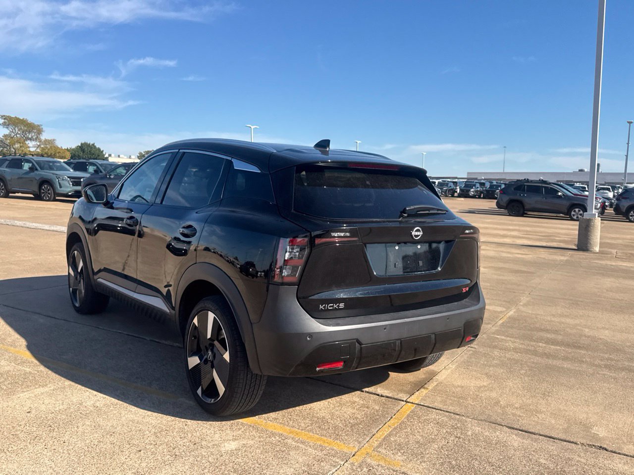 Certified 2026 Nissan Kicks SR FWD image 17