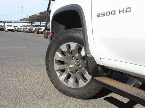 Used 2022 Chevrolet Silverado 2500 Custom w/ Custom Convenience Package image 10