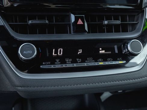 Certified 2025 Toyota Corolla SE FWD image 19