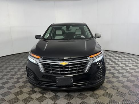 Used 2023 Chevrolet Equinox LS w/ LS Convenience Package FWD image 3