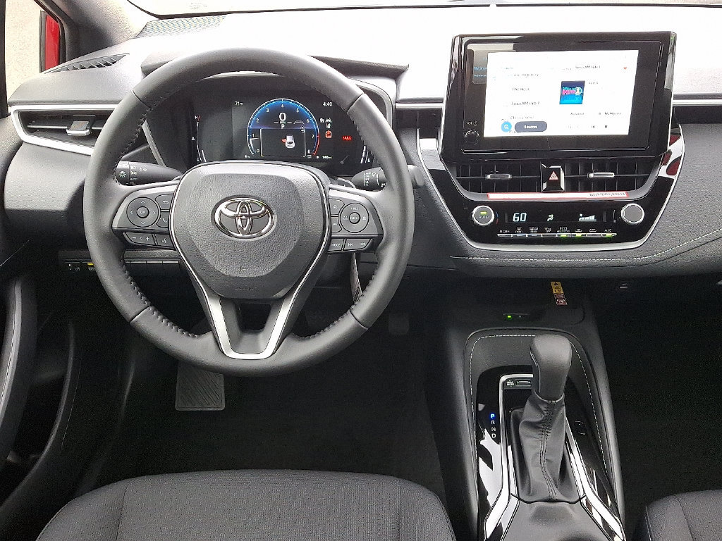 Used 2027 Toyota Corolla SE FWD image 12