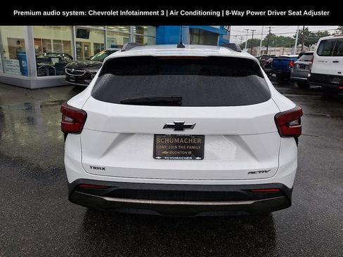 Used 2024 Chevrolet Trax ACTIV w/ Sunroof Package FWD image 9