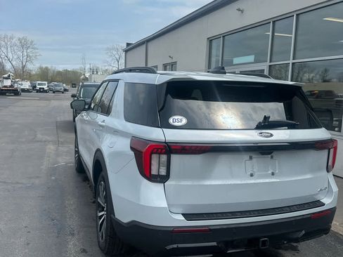 New 2026 Ford Explorer ST-Line AWD/4WD image 14