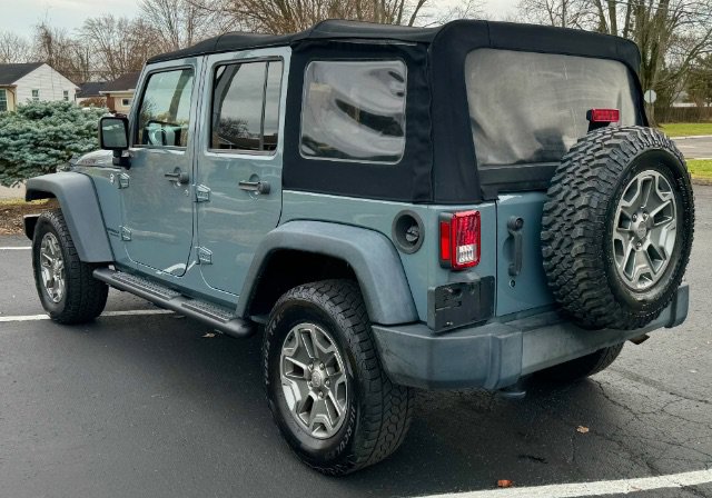 Used 2015 Jeep Wrangler Unlimited Rubicon w/ Connectivity Group AWD/4WD image 5