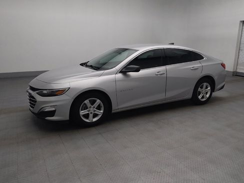 Used 2020 Chevrolet Malibu LS FWD image 2