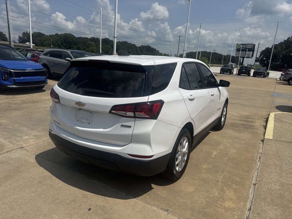 Used 2024 Chevrolet Equinox LS FWD image 11