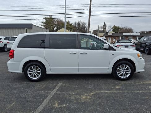 Used 2019 Dodge Grand Caravan SE image 7