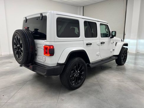 Used 2025 Jeep Wrangler Unlimited Sahara image 7