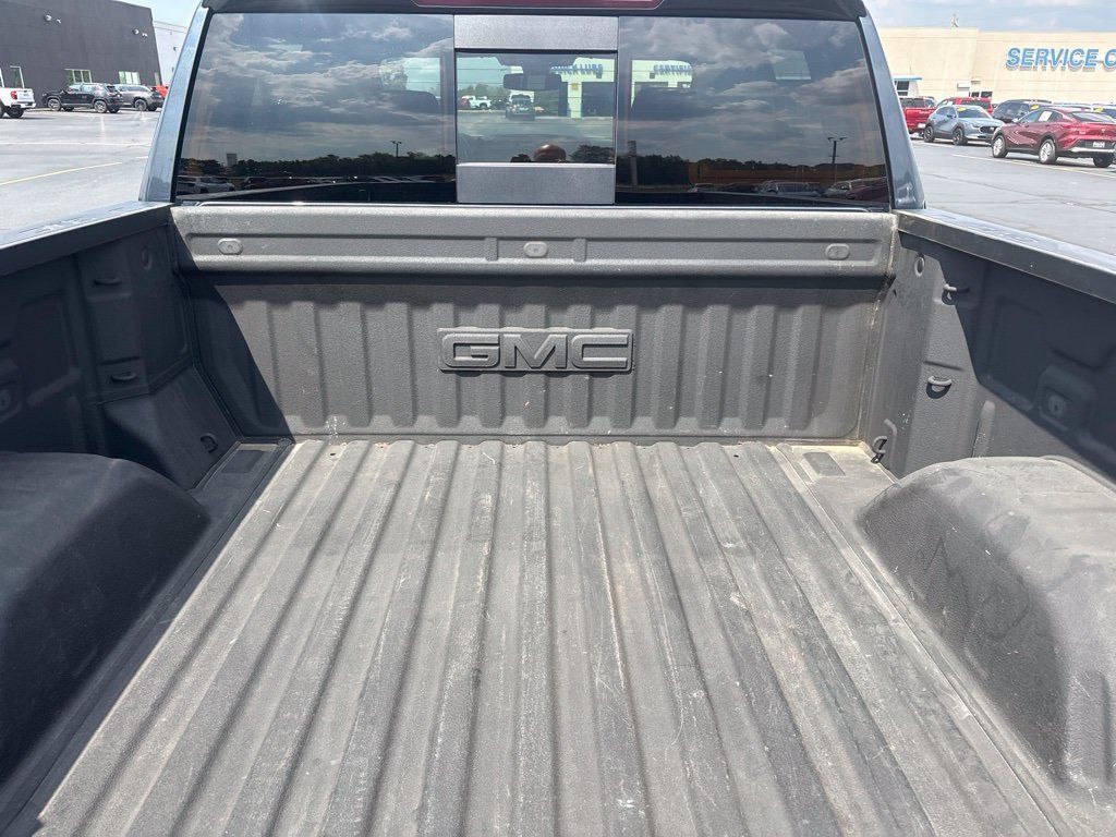 Used 2022 GMC Sierra 1500 SLT w/ SLT Premium Plus Package AWD/4WD image 17