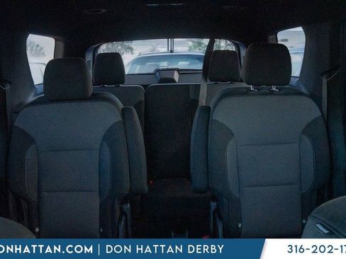 Used 2023 Chevrolet Traverse LT image 24