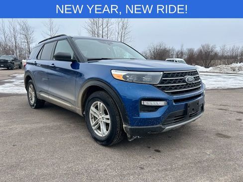 Used 2022 Ford Explorer XLT w/ Equipment Group 202A image 8