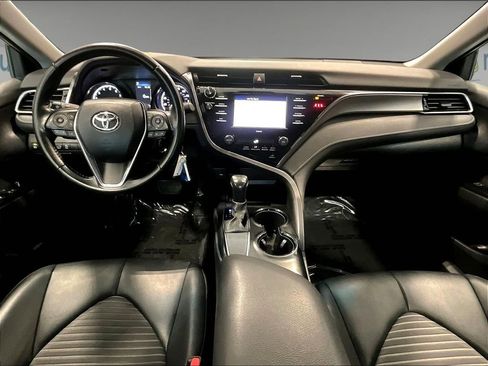 Used 2020 Toyota Camry SE image 15