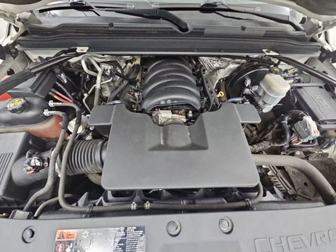 Used 2015 Chevrolet Suburban LTZ AWD/4WD image 14