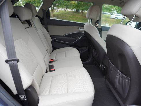 Used 2015 Hyundai Santa Fe GLS image 19