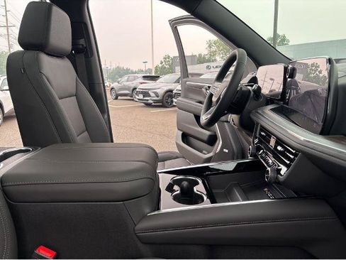 New 2026 Chevrolet Tahoe Z71 w/ Comfort Package AWD/4WD image 32