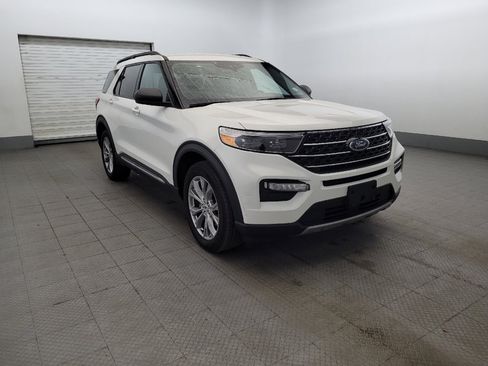Used 2022 Ford Explorer XLT w/ Equipment Group 202A AWD/4WD image 13