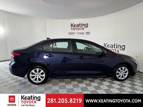 Certified 2025 Toyota Corolla LE FWD image 5