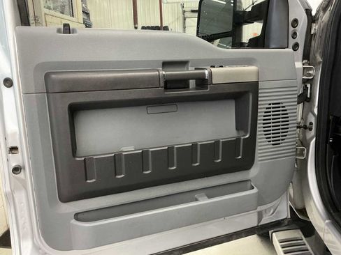 Used 2015 Ford F250 XLT w/ XLT Premium Package image 15