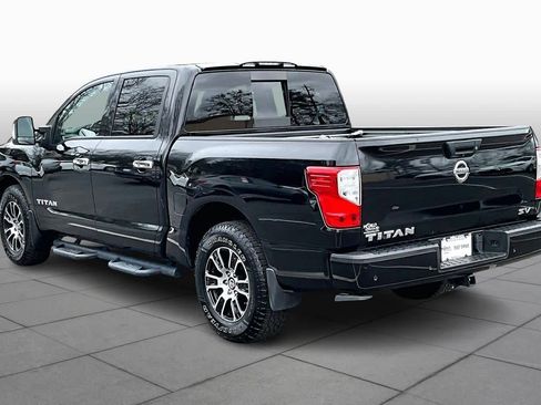 Used 2021 Nissan Titan SV w/ SV Convenience Package image 11