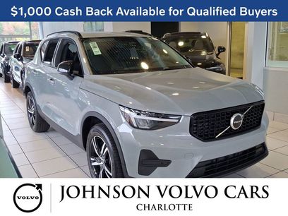 New 2026 Volvo XC40 B5 Core w/ Climate Package
