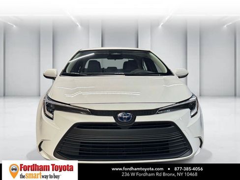 Certified 2024 Toyota Corolla LE FWD image 2