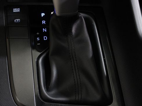 Used 2025 Hyundai Elantra Sport FWD image 16