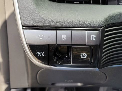 Certified 2025 Hyundai Ioniq 5 SE image 26