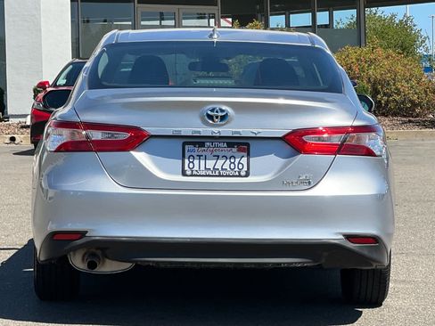 Used 2020 Toyota Camry LE FWD image 8