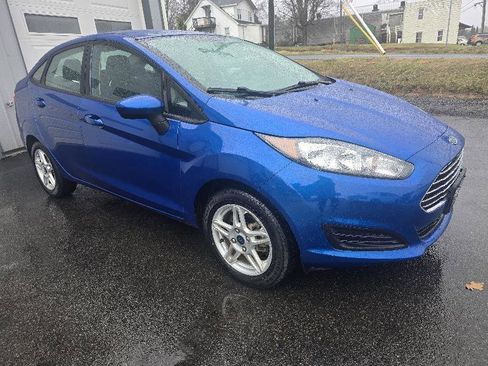 Used 2018 Ford Fiesta SE FWD image 3