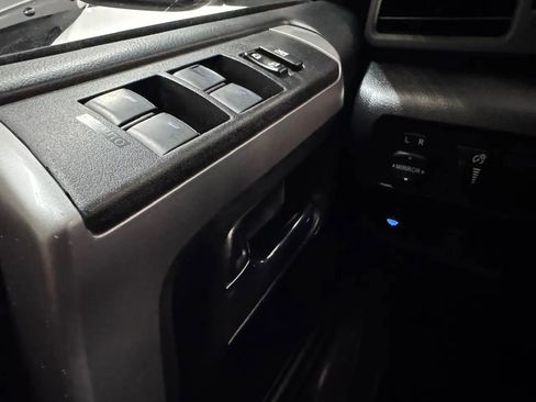 Used 2015 Toyota 4Runner SR5 AWD/4WD image 22