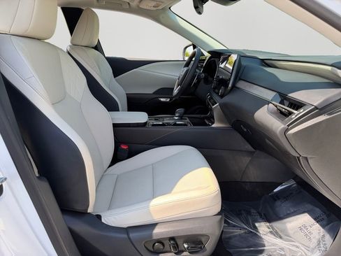 Used 2024 Lexus RX 350 Premium w/ Cold Area Package AWD/4WD image 9