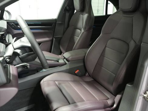 New 2025 Porsche Macan Electric image 5