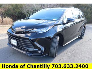 Used 2025 Toyota Sienna XLE Woodland Edition video 3